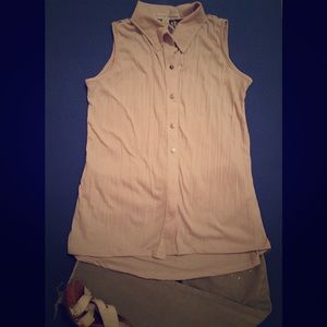 😁French laundry sleeveless blouse with lace inset